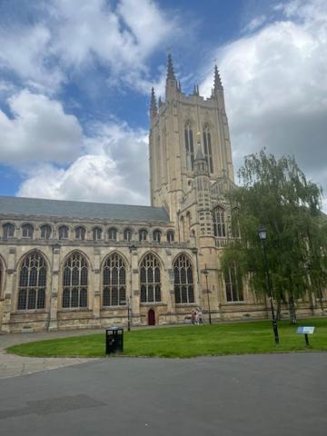 Central Medieval Grid Unique Home With Gated Parking Bury St. Edmunds ภายนอก รูปภาพ