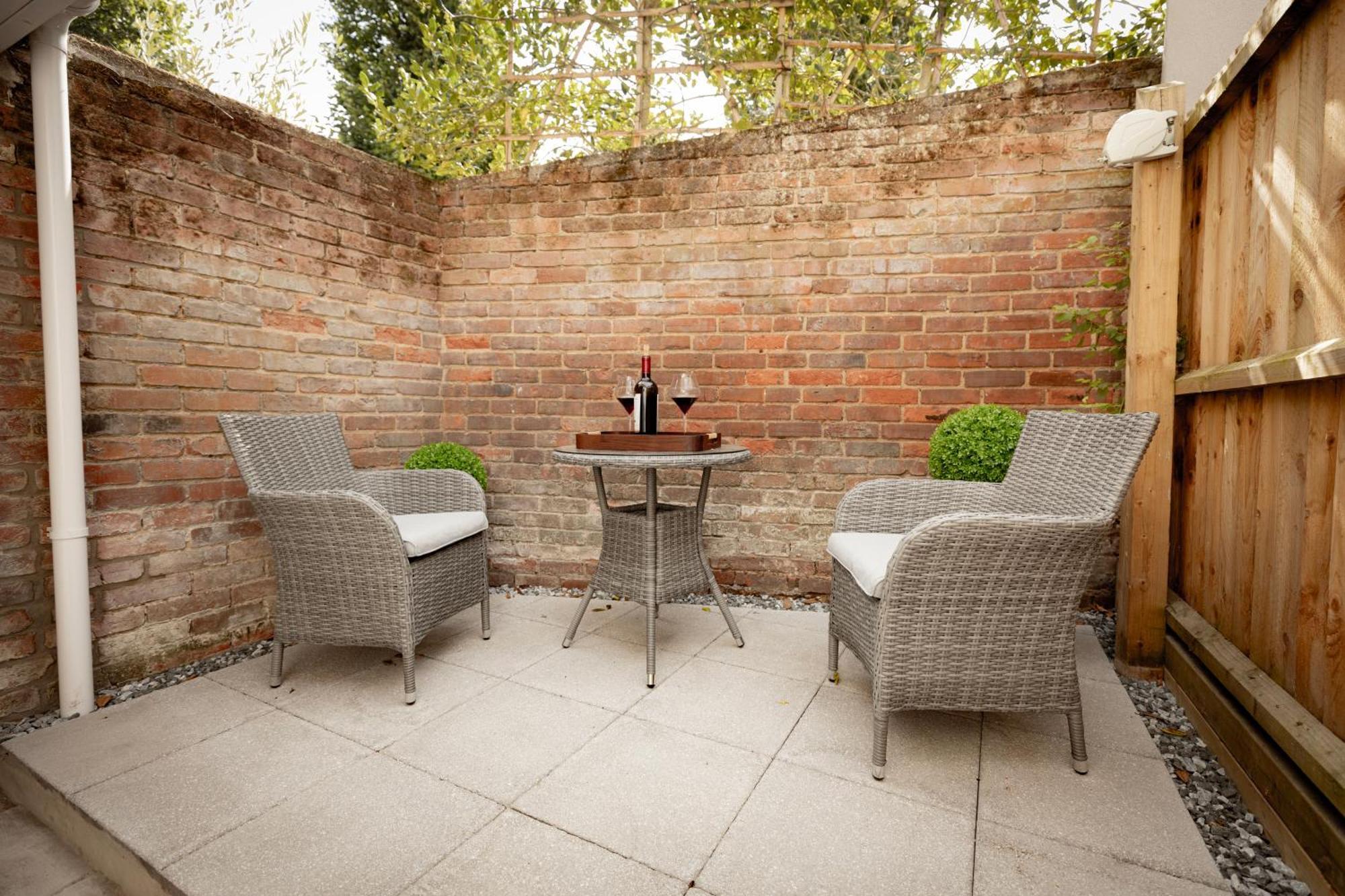 Central Medieval Grid Unique Home With Gated Parking Bury St. Edmunds ภายนอก รูปภาพ